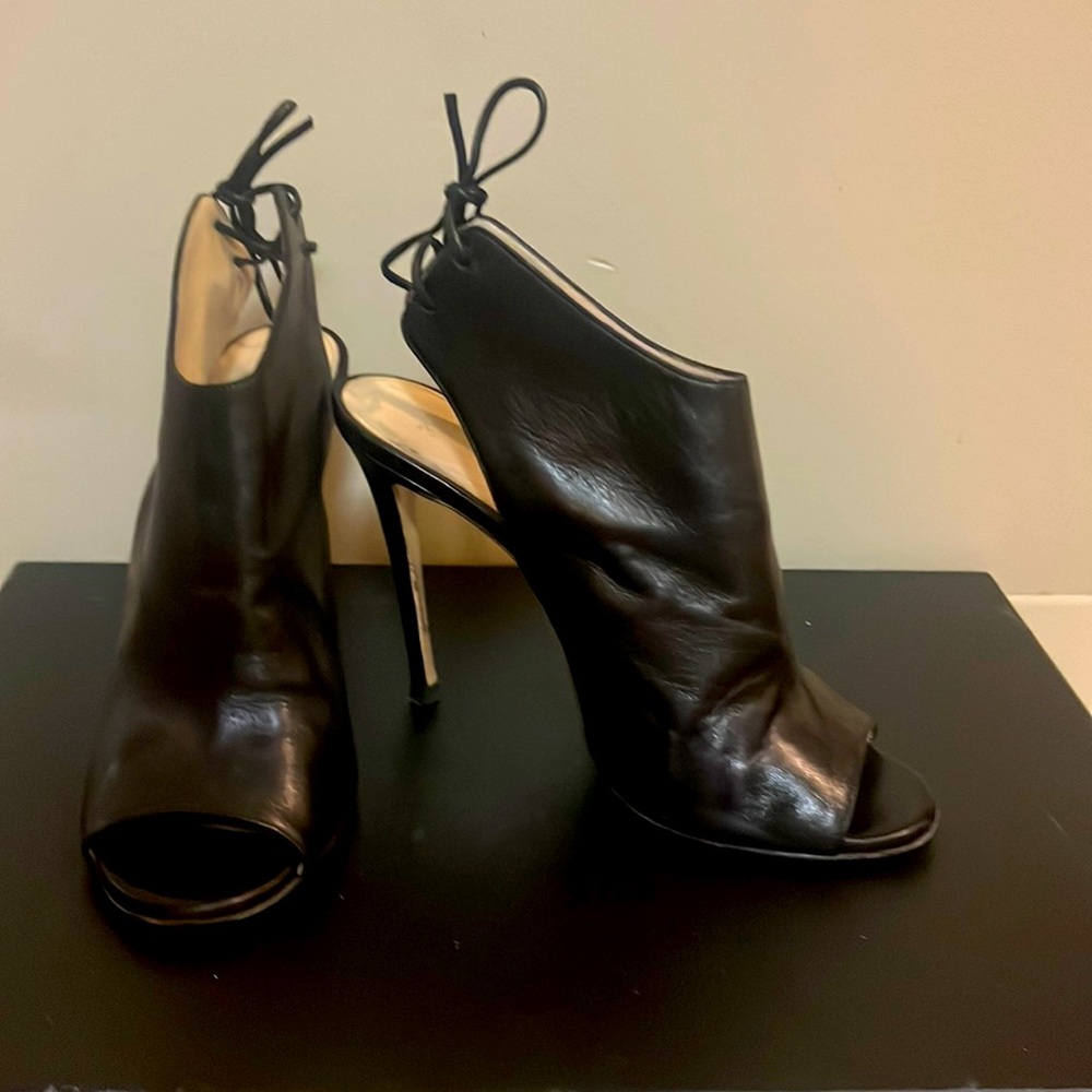 M. Gemi Lambskin Black Leather Peek toe mules